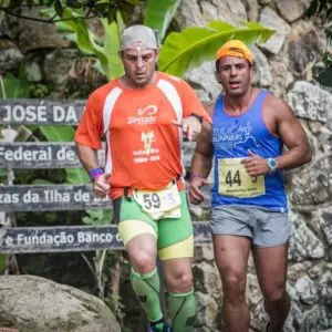 Revezamento Volta à Ilha: mais de 3,5 mil atletas se desafiam em 140 km