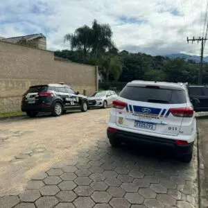 Filha esfaqueia a mãe idosa até a morte em Ascurra