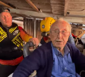 Idosa de 103 anos e seu marido são resgatados de enchente no RS