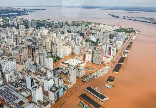 Bairro de Porto Alegre será evacuado após dique transbordar