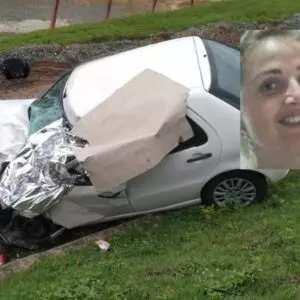 Grávida de 7 meses morre após carro colidir contra carreta no Vale do Itajaí