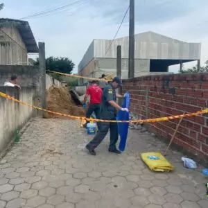 Muro desaba e mata trabalhador em Bombinhas
