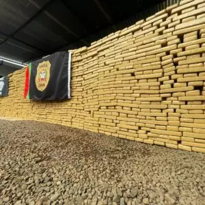Polícia de SC apreende 1.7 toneladas de maconha no Paraná