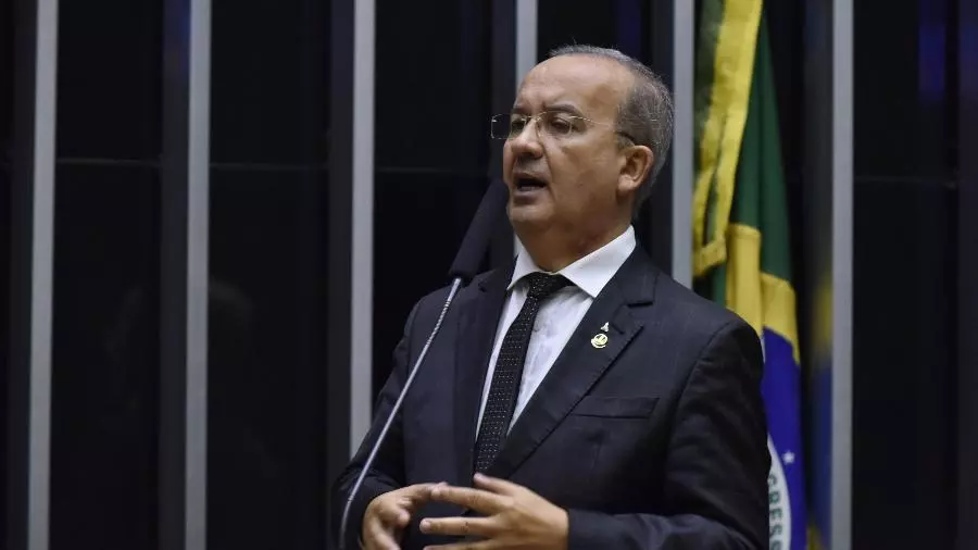 Jorginho Mello anuncia que Florianópolis não será mais a capital de SC | Imagem: Zeca Ribeiro/Câmara dos Deputados