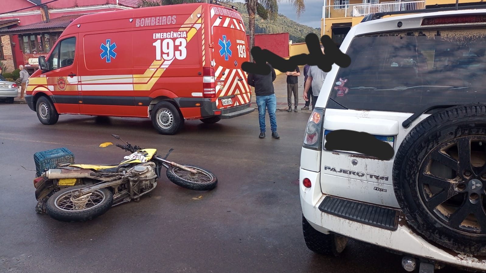 Motociclista é socorrido após se envolver em acidente em Urubici | Foto: Corpo de Bombeiros