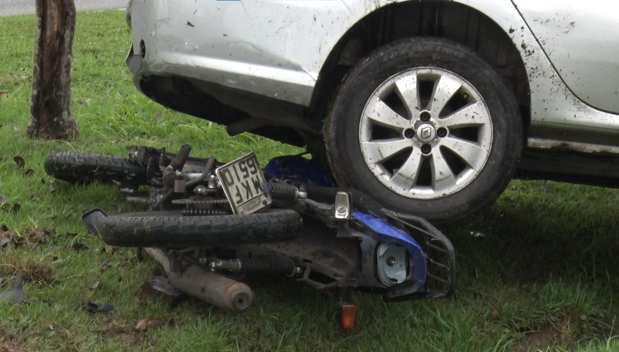 Motociclista fica desacordado após ser atropelado por carro em Florianópolis | Imagem: Dilnei Pacheco/SCC SBT