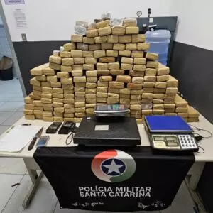 Homem é preso com mais de 150 kg de maconha em Florianópolis