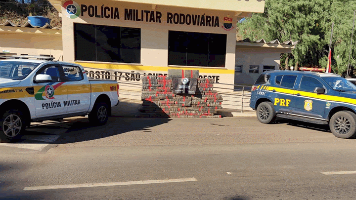 Caminhonete “abarrotada” com mais de uma tonelada de maconha é apreendida em SC | Foto: Polícia Militar Rodoviária – Campo Erê 