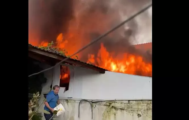 casas pegam fogo e mobilizam bombeiros na Grande Florianópolis | Imagem: CBMSC