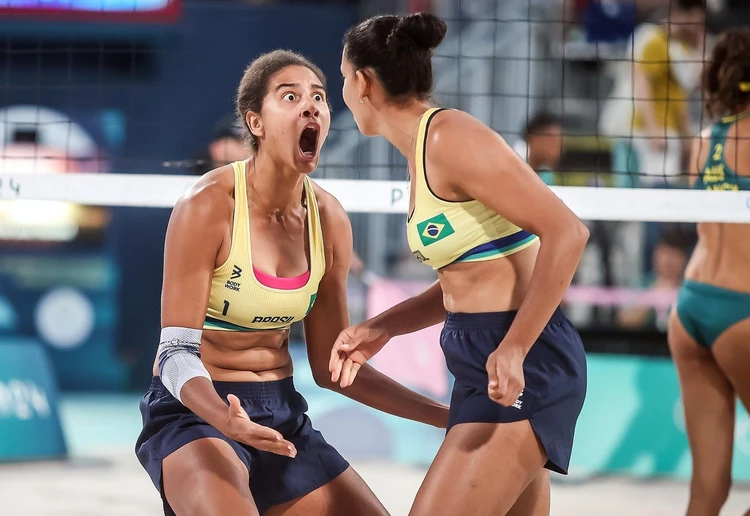 Ana Patrícia e Duda vencem dupla australiana e avançam à final do vôlei feminino | Foto: Gaspar Nóbrega / COB