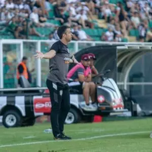 João Burse fora do Figueirense