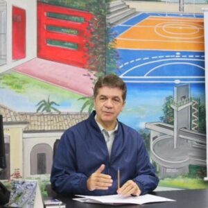 Prefeito de Criciúma se licencia para se dedicar à campanha de Vaguinho