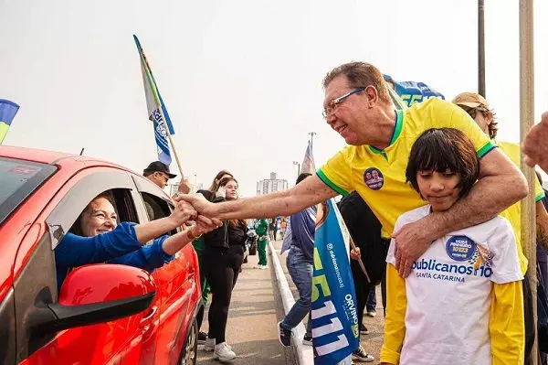 Em São José, predominou o verde, o amarelo e o azul para Adeliana, Moacir e Orvino