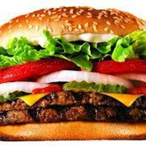Promoção do Burger King troca peça velha por lanche. - Foto/ Reprodução