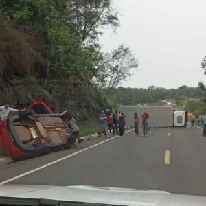 Acidente interdita rodovia SC-157 no Oeste de SC