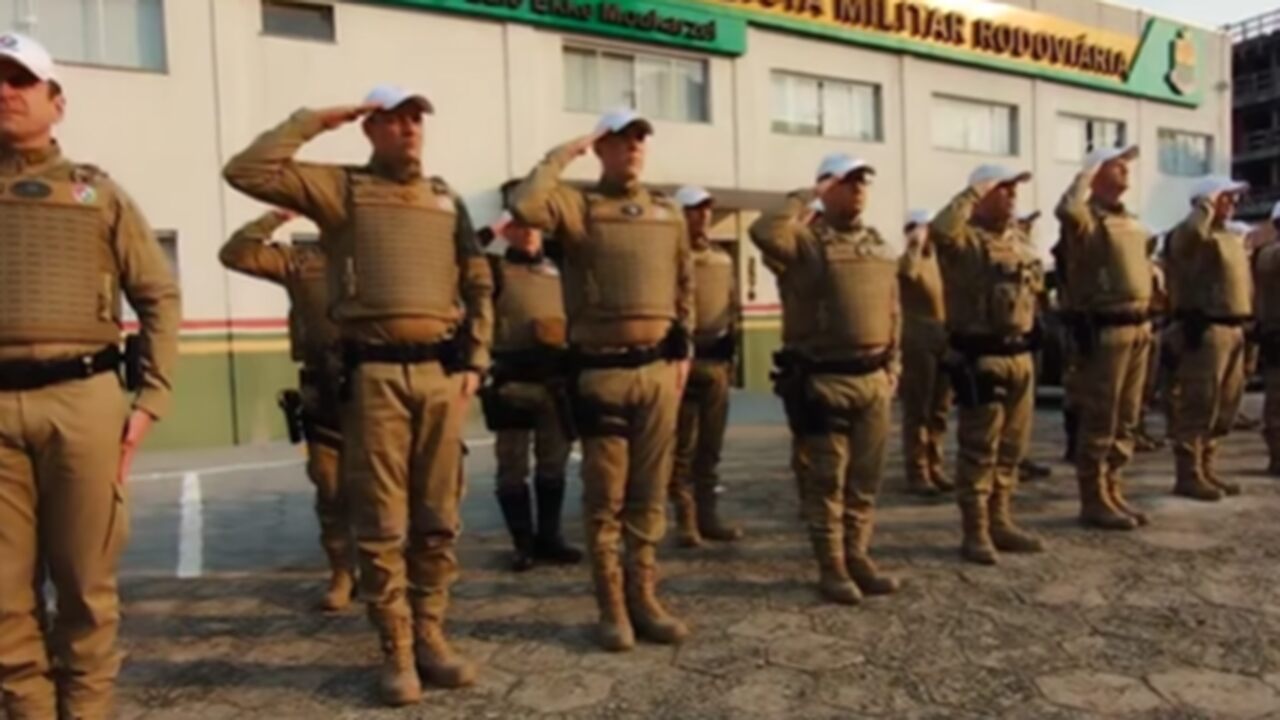 Colegas, entidades e autoridades prestam homenagens ao policial militar morto em SC | Foto: PMRv Florianópolis