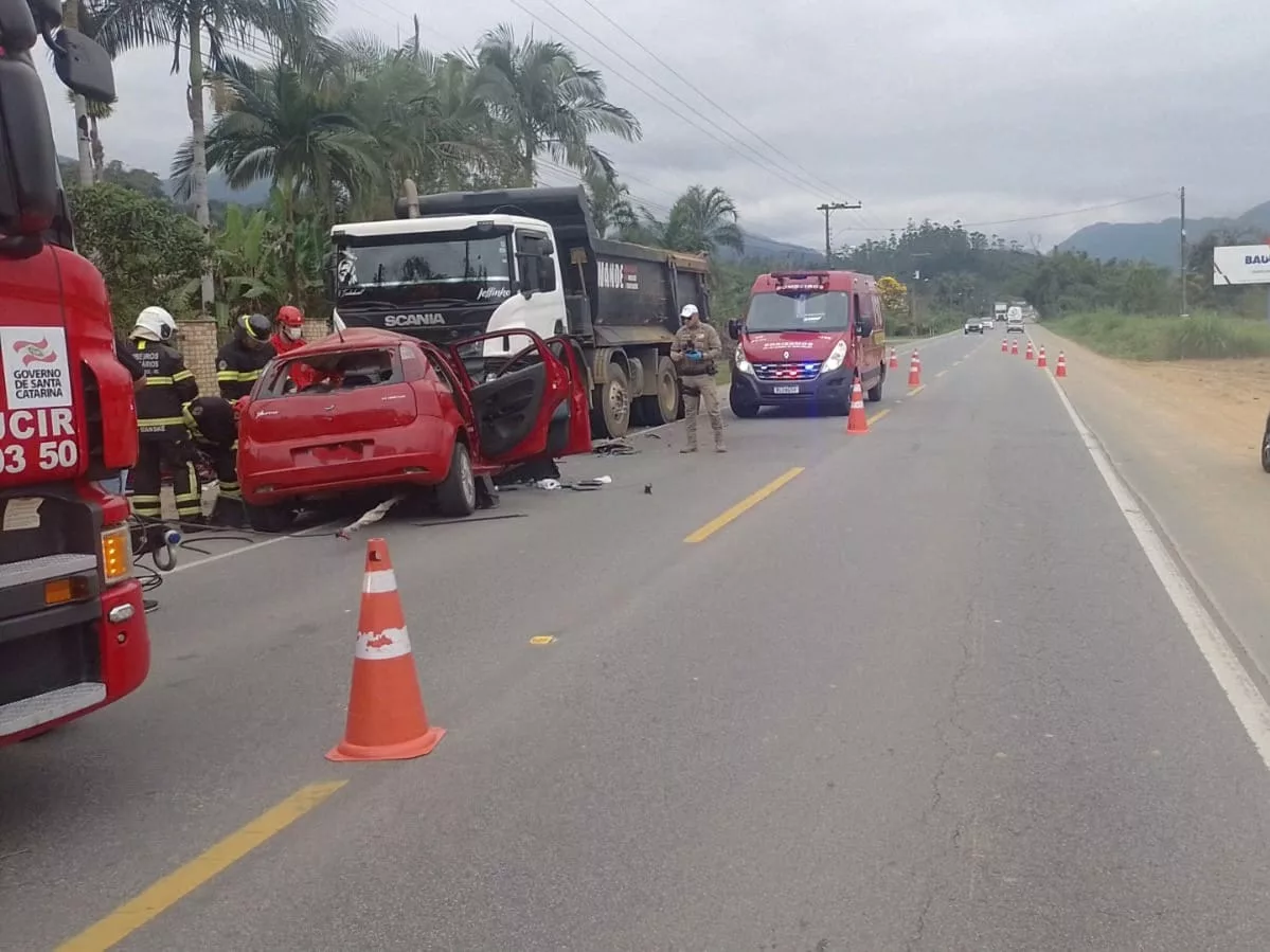 Motorista morre após grave acidente em Jaraguá do Sul | Foto: PMRv