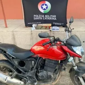 Operação em Lages resulta em apreensão de drogas e recuperação de moto furtada | Foto: 6ºBPM Lages