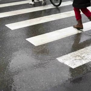 Pedestre é atropelada por motocicleta na BR-282