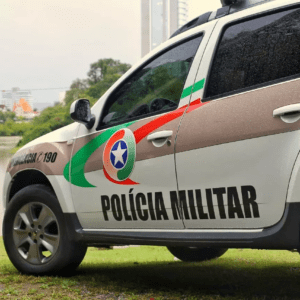 Policiais de folga prendem homem durante tentativa de furto