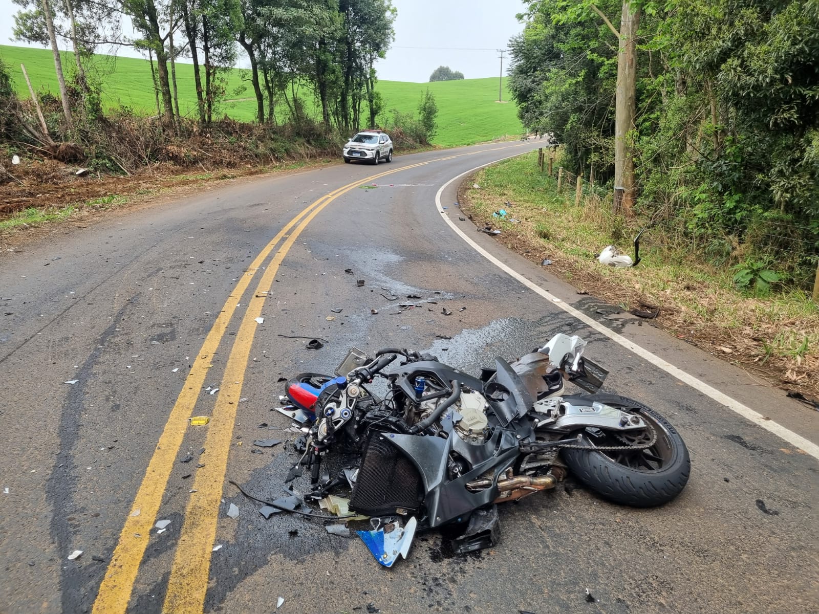 Motoqueiro morreu após colisão frontal. Foto: PMRV/Reprodução