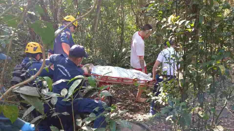 Turista é resgatada após se acidentar em trilha da Grande Florianópolis | Foto: CBMSC