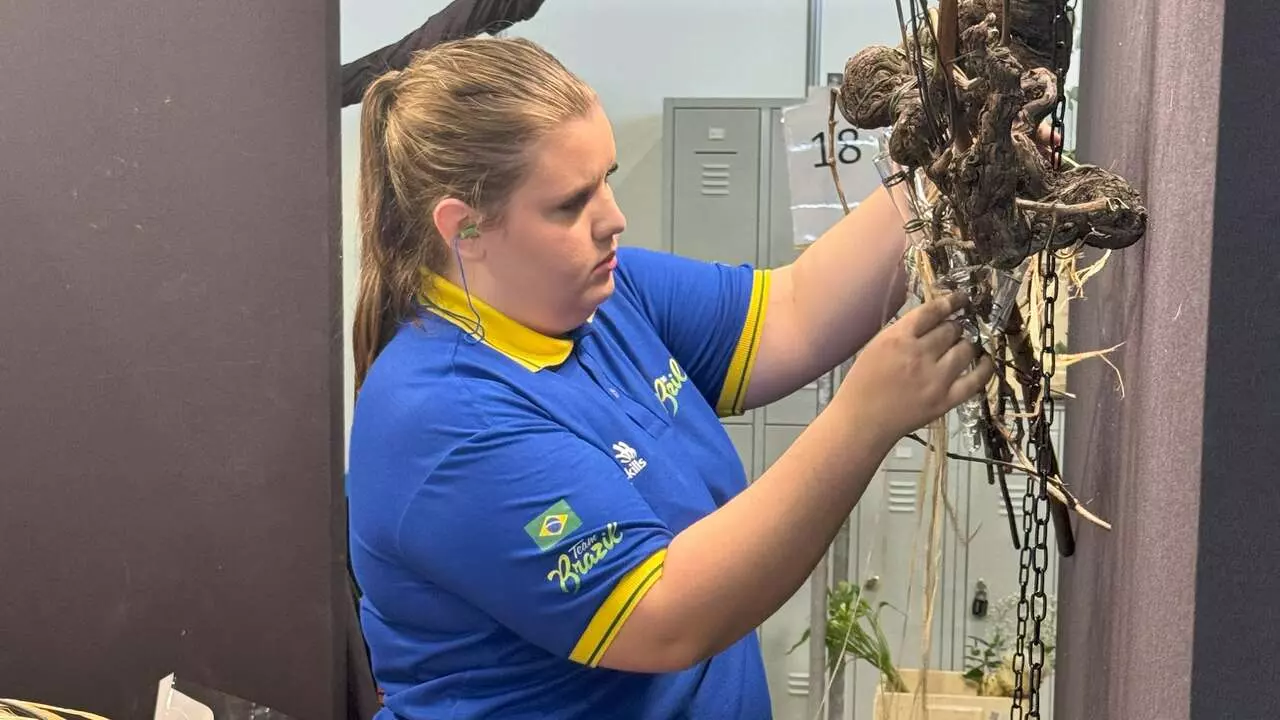 Florista do Vale do Itajaí conquista medalha de excelência na maior competição de educação profissional do mundo | Foto: Reprodução / Imprensa Senac