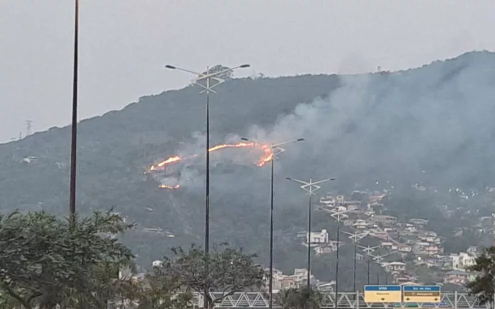 Grande incêndio na Capital mobiliza equipes de resgate | Foto: Arquivo pessoal/Cedida ao SCC SBT