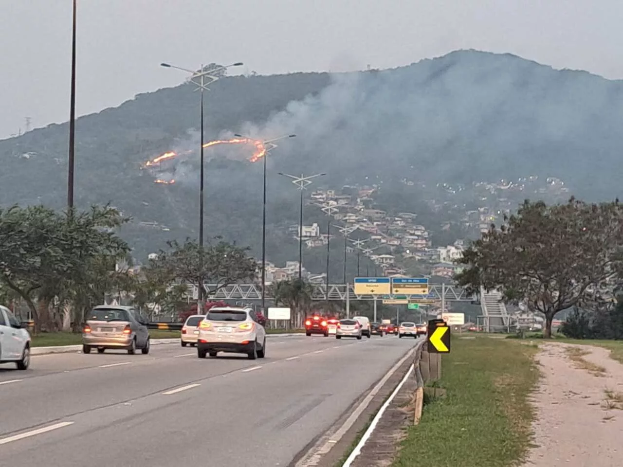 Grande incêndio na Capital mobiliza equipes de resgate | Foto: Arquivo pessoal/Cedida ao SCC SBT