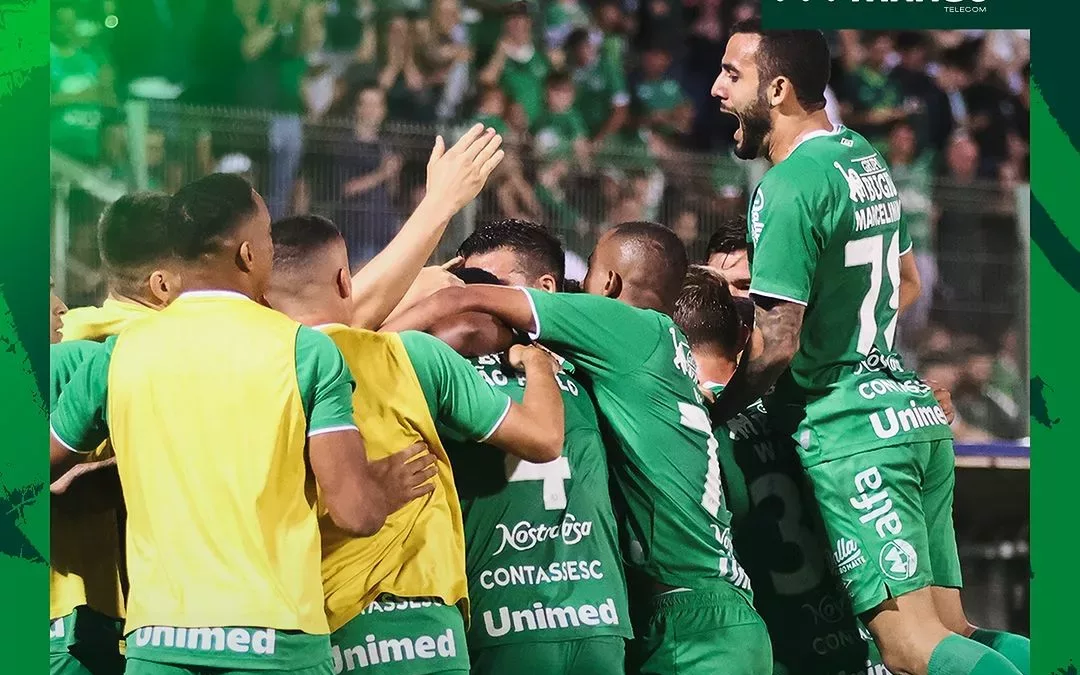 Foto: Tiago Meneghini | ACF | Reprodução @chapecoensereal