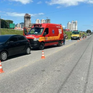 Colisão entre carro e bicicleta deixa ciclista morto em Itapema