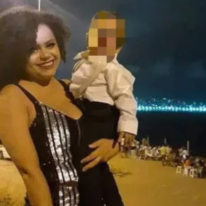 Morre mãe que decapitou filho de seis anos. - Foto: Internet/Reprodução