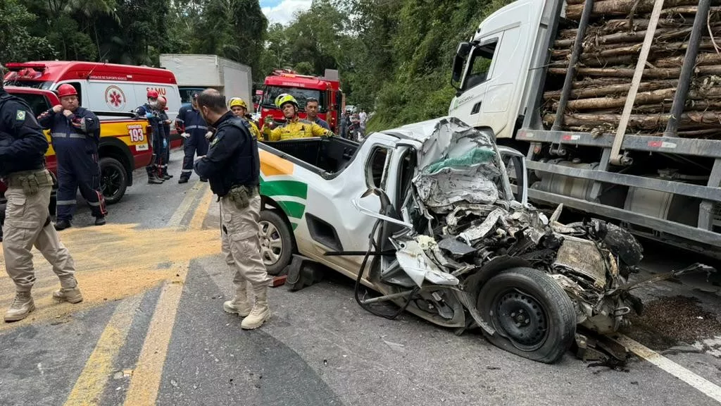 Imagens mostram a destruição após o grave acidente que matou uma pessoa na BR-282 | Foto: CBMSC