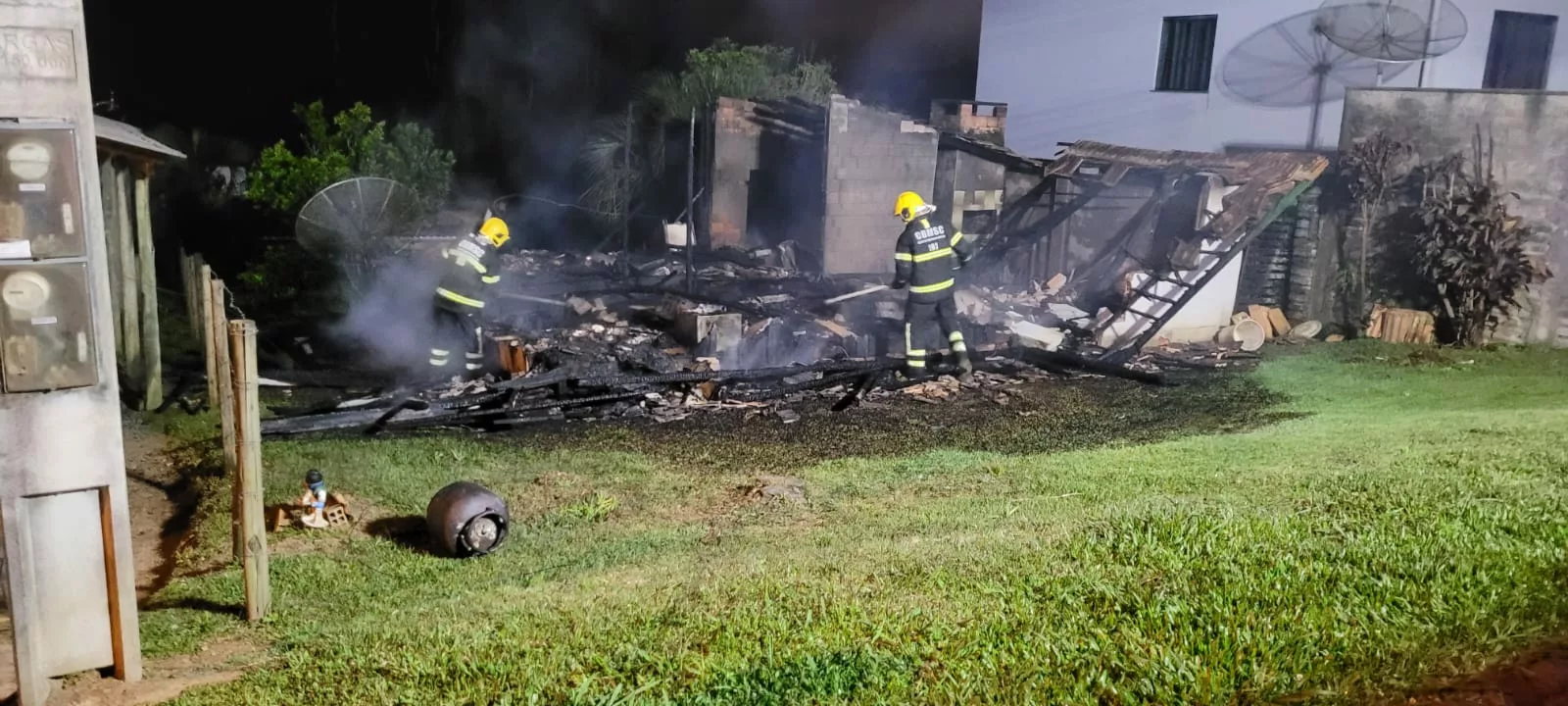 A vítima do incêndio não foi identificada | Foto: 5ºBBM