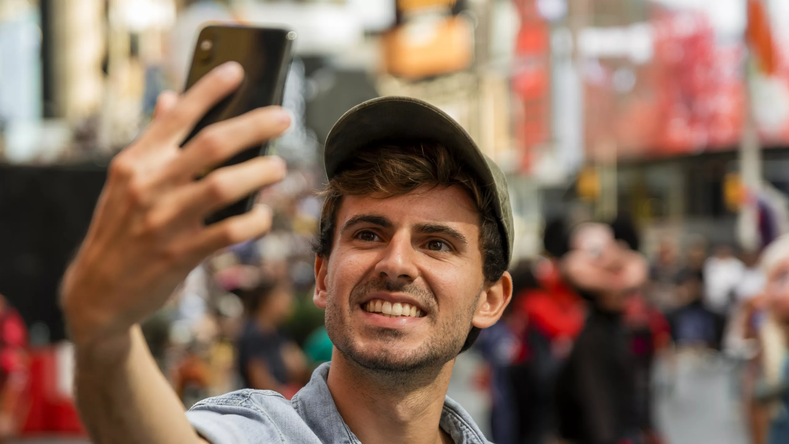 Viagem sem fotos! Veja os locais onde é proibido fazer selfies | Foto: Freepik