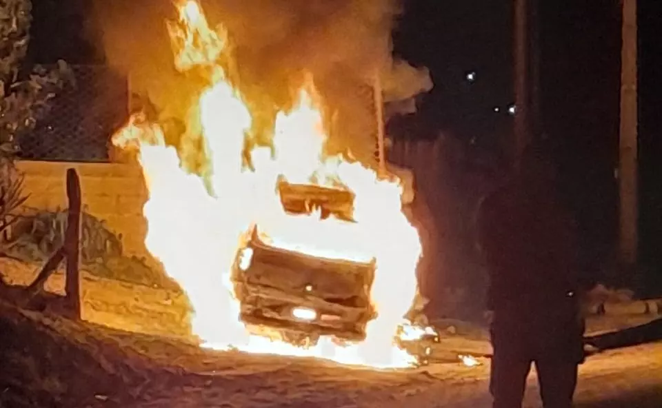 Carro incendiado em 2022 | Foto: CBMSC