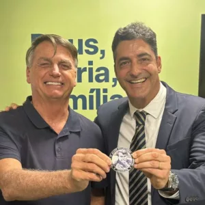 Bolsonaro entra na campanha à presidência da OAB de SC e apoia a chapa 2