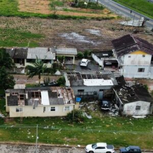 Cidade de SC decreta emergência após tempestade severa e pede ajuda humanitária