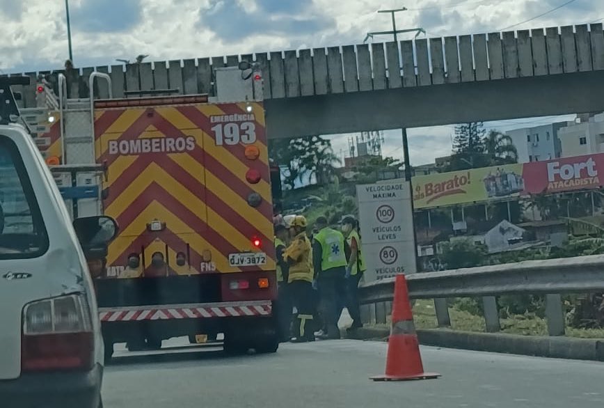 Uma faixa está bloqueada no principal acesso à Ilha | Foto: GMF/Divulgação 