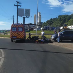 Condutora caída na rodovia | Imagem: Corpo de Bombeiros/Reprodução