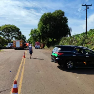 Idosa fica ferida em grave colisão com camionete na SC-161