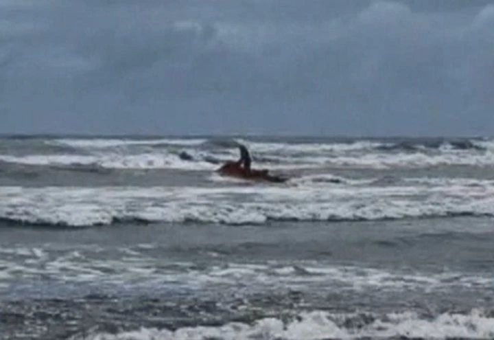 Jovem desaparece no mar durante aniversário