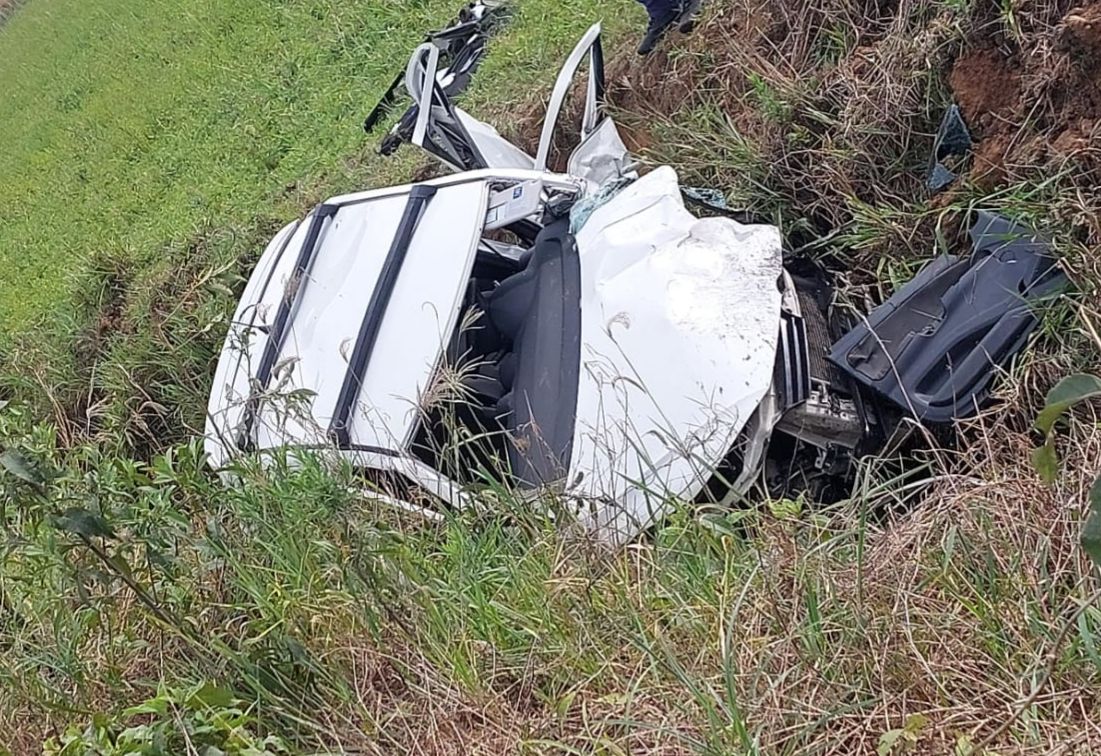 Mulher morre em colisão entre carros em Nova Veneza