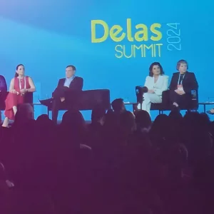 Delas Summit 2024 reúne milhares de mulheres focadas no empreendedorismo em Florianópolis