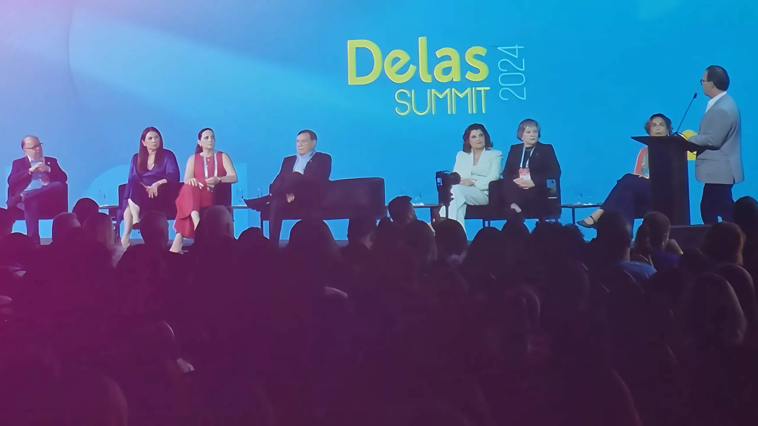 Delas Summit 2024 reúne milhares de mulheres focadas no empreendedorismo em Florianópolis