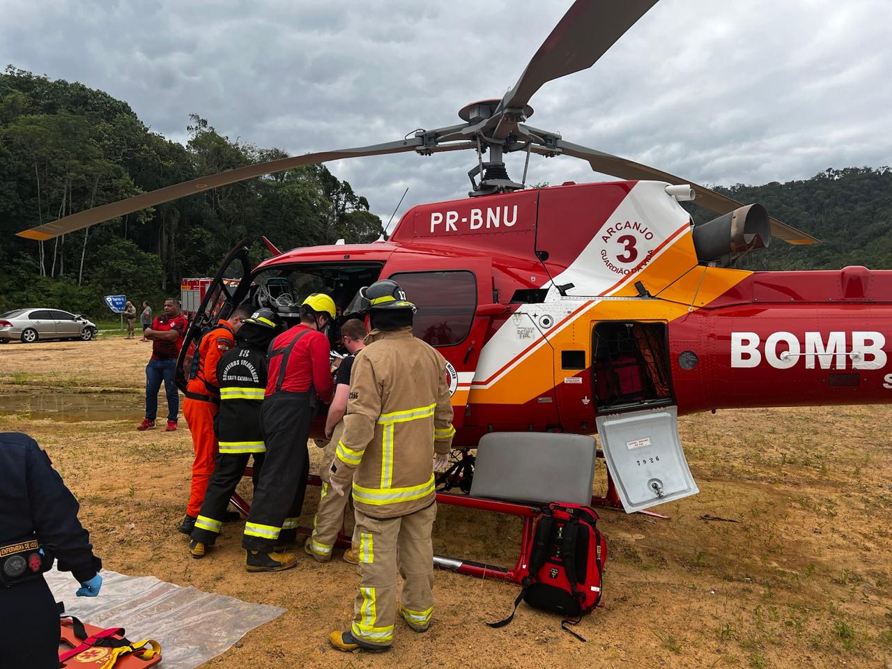 Jovem de 18 anos é socorrido de helicóptero após grave acidente | Imagem: CBMSC