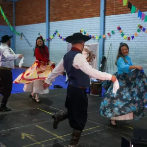 Barbicacho Dança Show realiza série de espetáculos na Serra