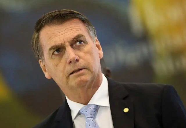 Bolsonaro cogita refúgio em embaixada para evitar prisão