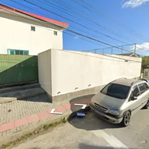 Muro de escola desabou em Palhoça. - Foto: Google Maps/Reprodução