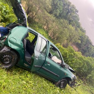 Condutor fica ferido ao sair de pista na BR-470